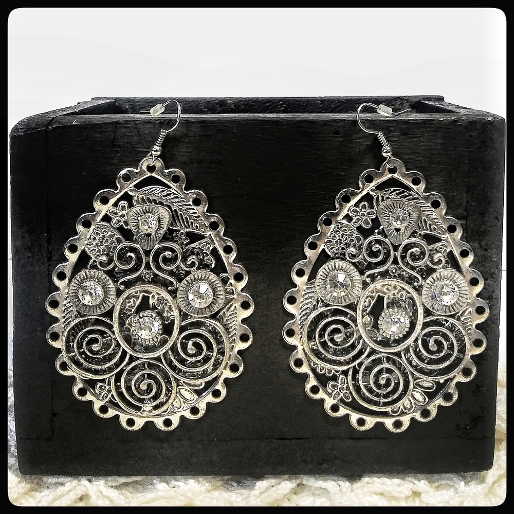 Filigree native American mixed steampunk earrings. - Picture 5 of 6